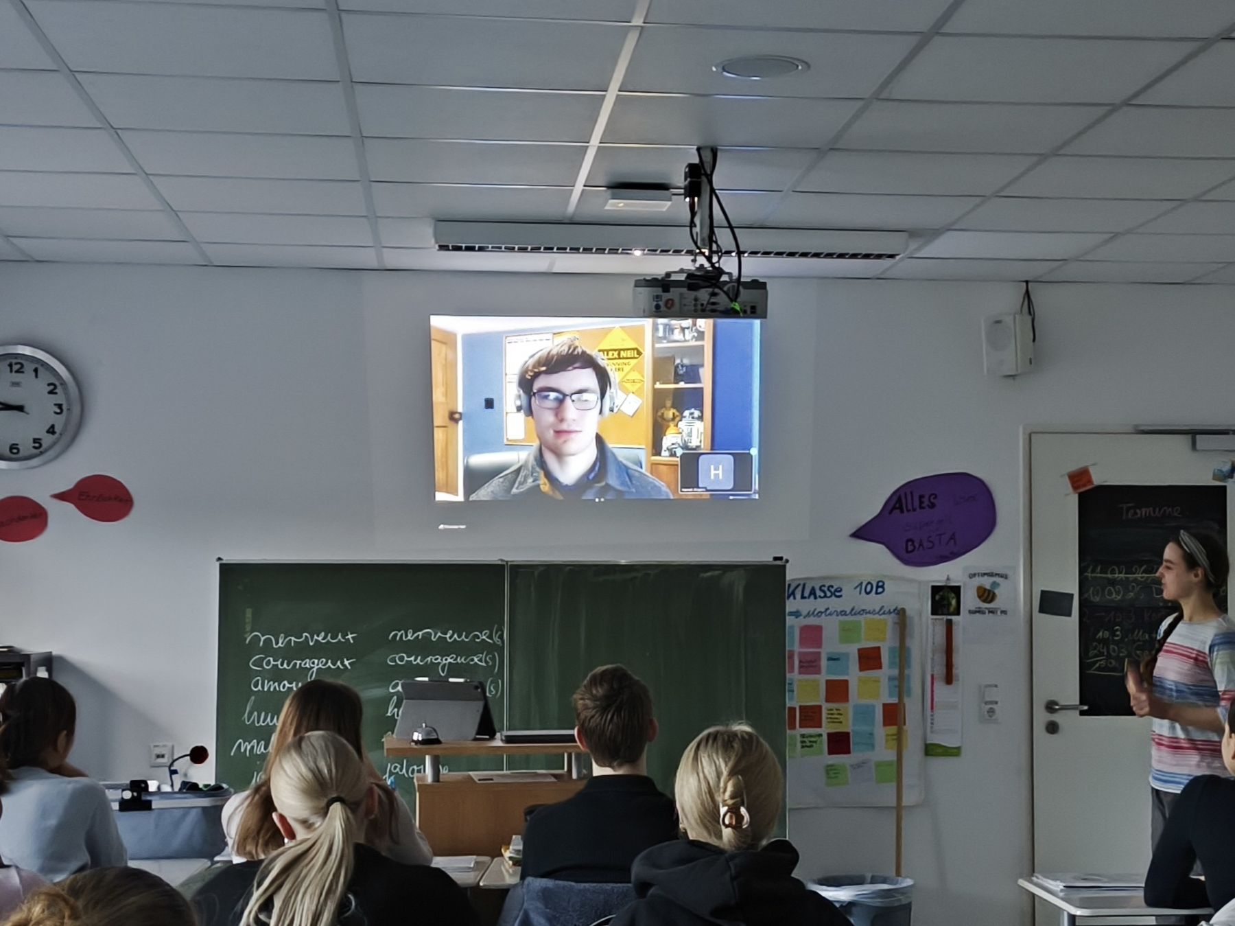 10b interviewt englischen Politiker